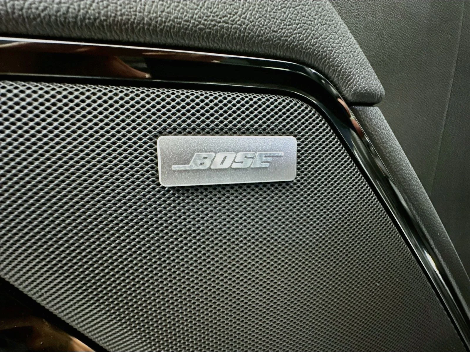 Used 2025 Summit White GMC AT4 image 20