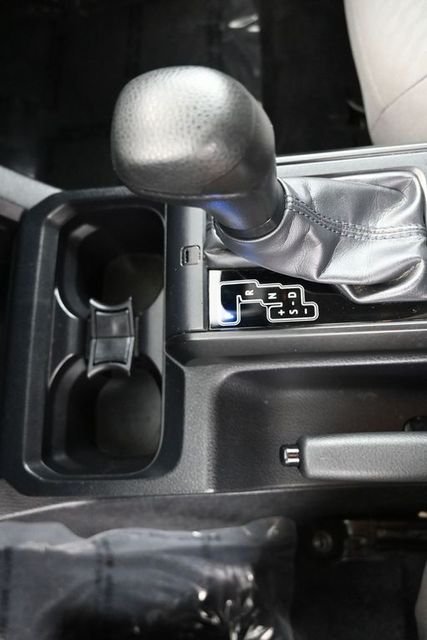Used 2020 White Toyota SR image 29
