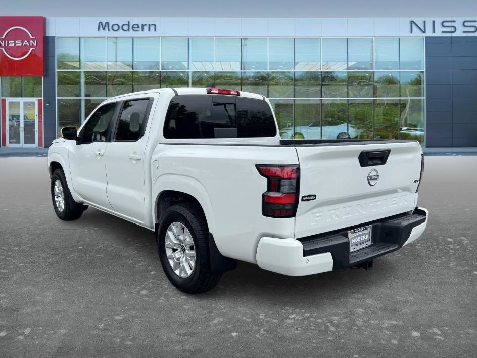 Used 2023 Glacier White Nissan SV image 7