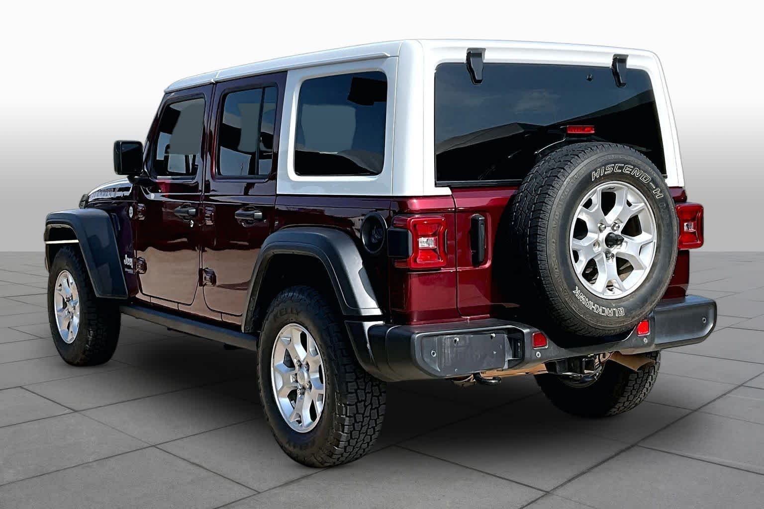 Used 2021 Snazzberry Pearlcoat Jeep Unlimited Islander image 10