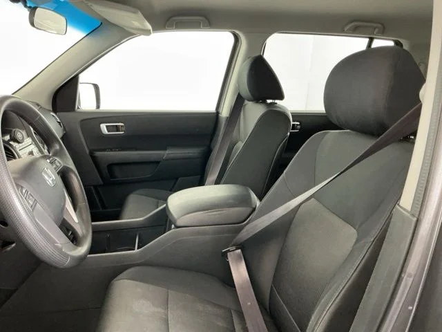 Used 2011  Honda EX image 13