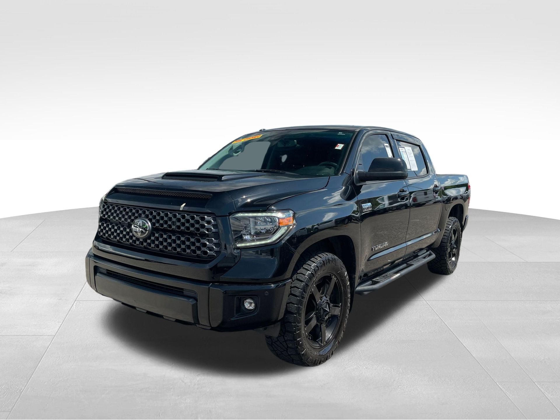 2018 Toyota Tundra SR5 5.7L 4WD FFV Crew Max Short Bed's photo