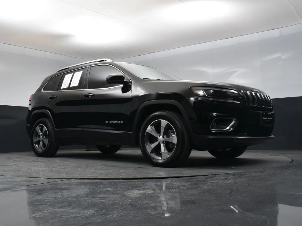 Used 2019 Black Jeep Limited image 28