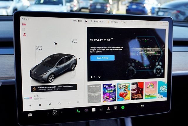 Used 2023  Tesla Long Range image 29