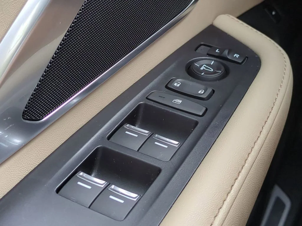 Used 2024  Acura Base image 23