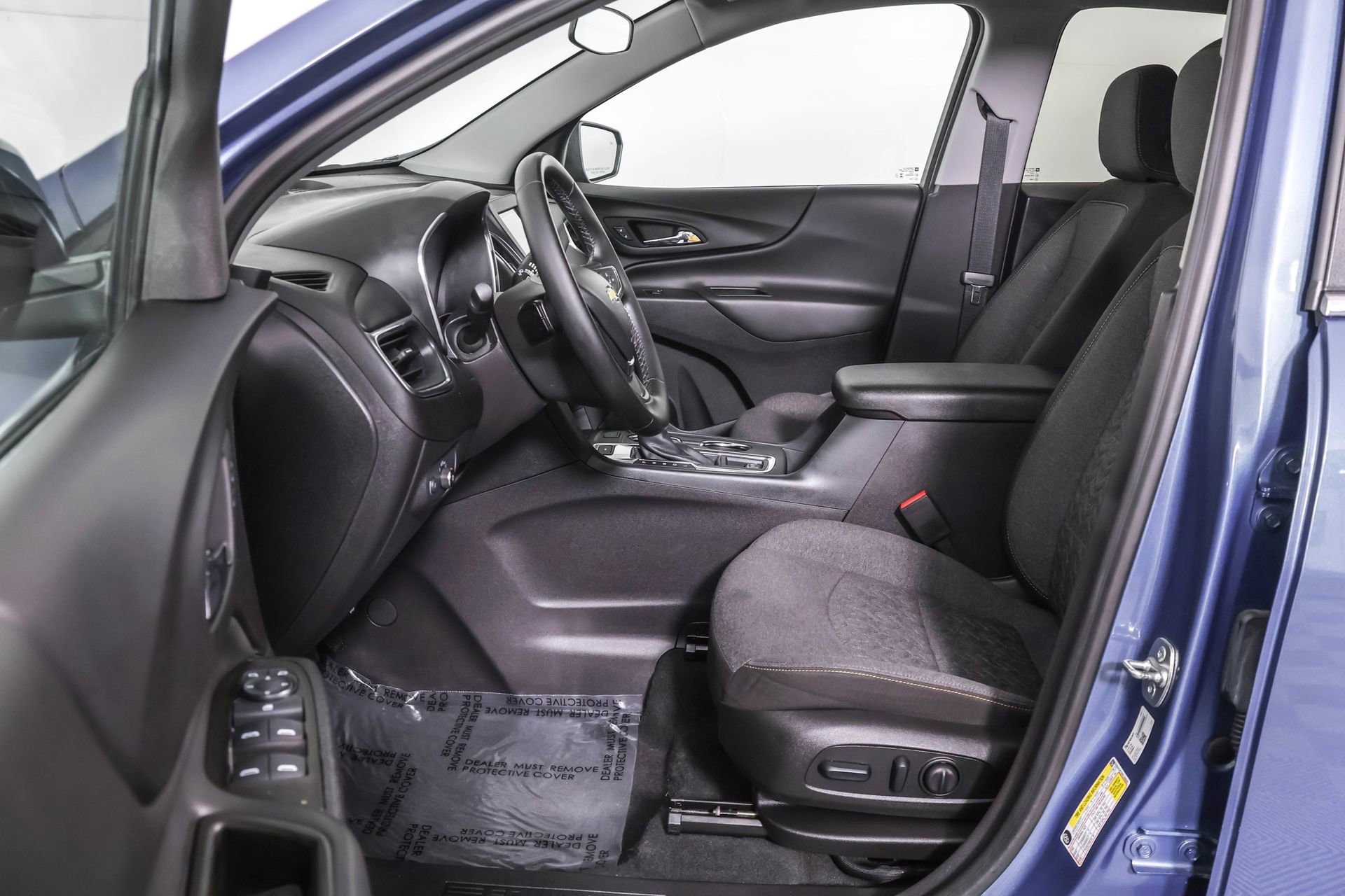 2024 Chevrolet Equinox LT photo 2