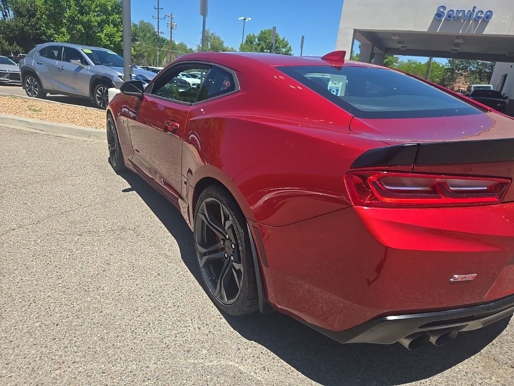 Used 2017 Red Chevrolet SS image 4