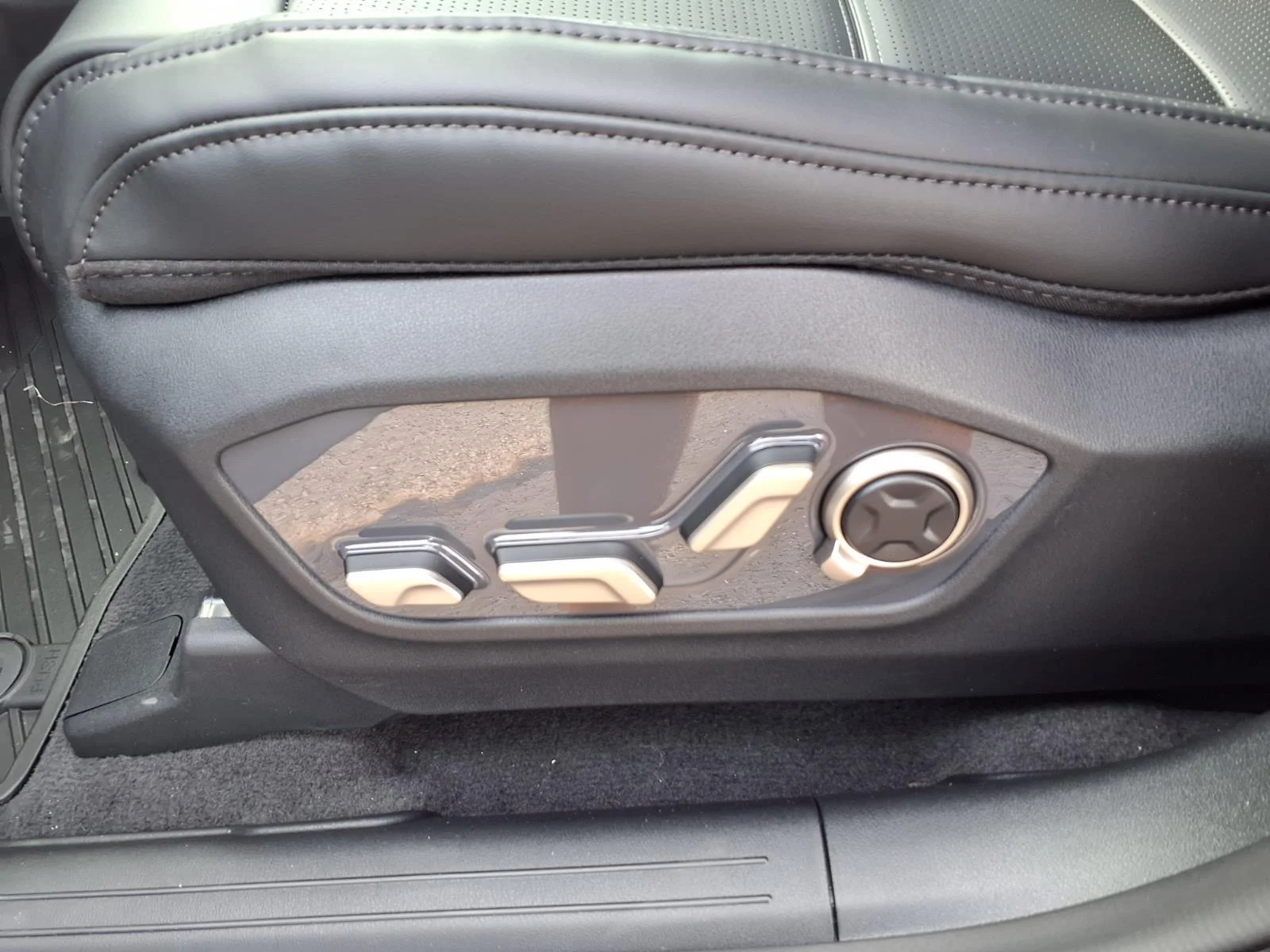 New 2027 Glacial White Pearl Kia SX-PRESTIGE image 10