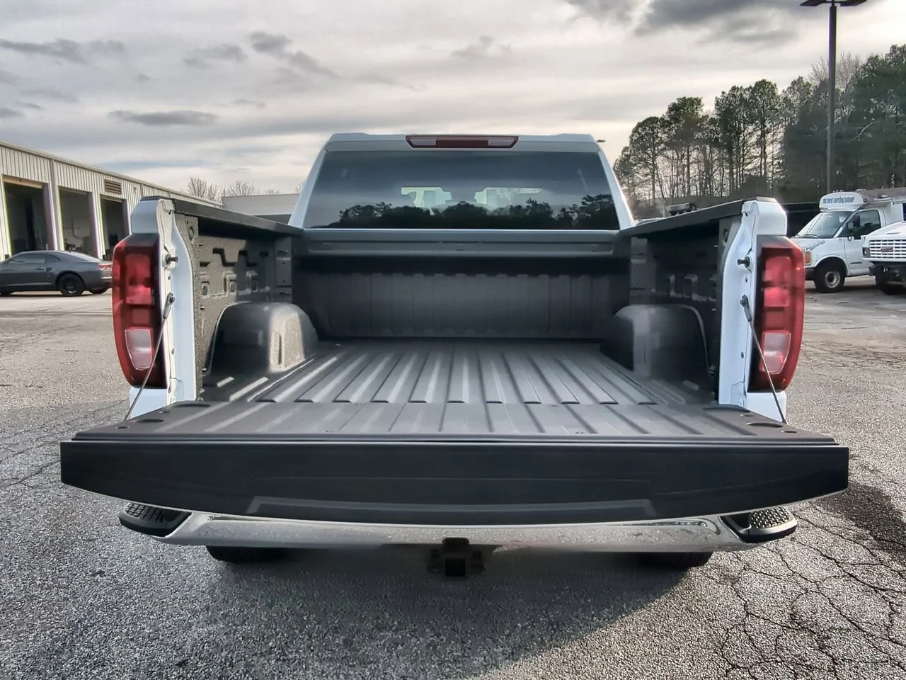 New 2026 Summit White GMC Pro image 24