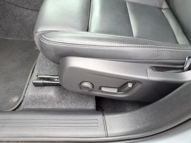 Used 2025 Gray Volvo B5 Plus Dark Theme image 20
