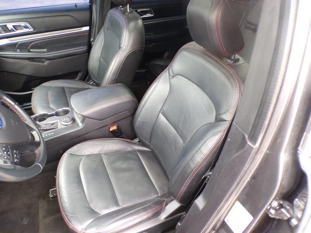 Used 2018 Magnetic Metallic Ford Sport image 15