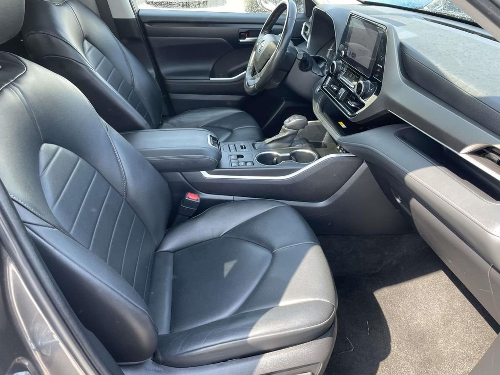 2023 Toyota Highlander XLE - Photo 48