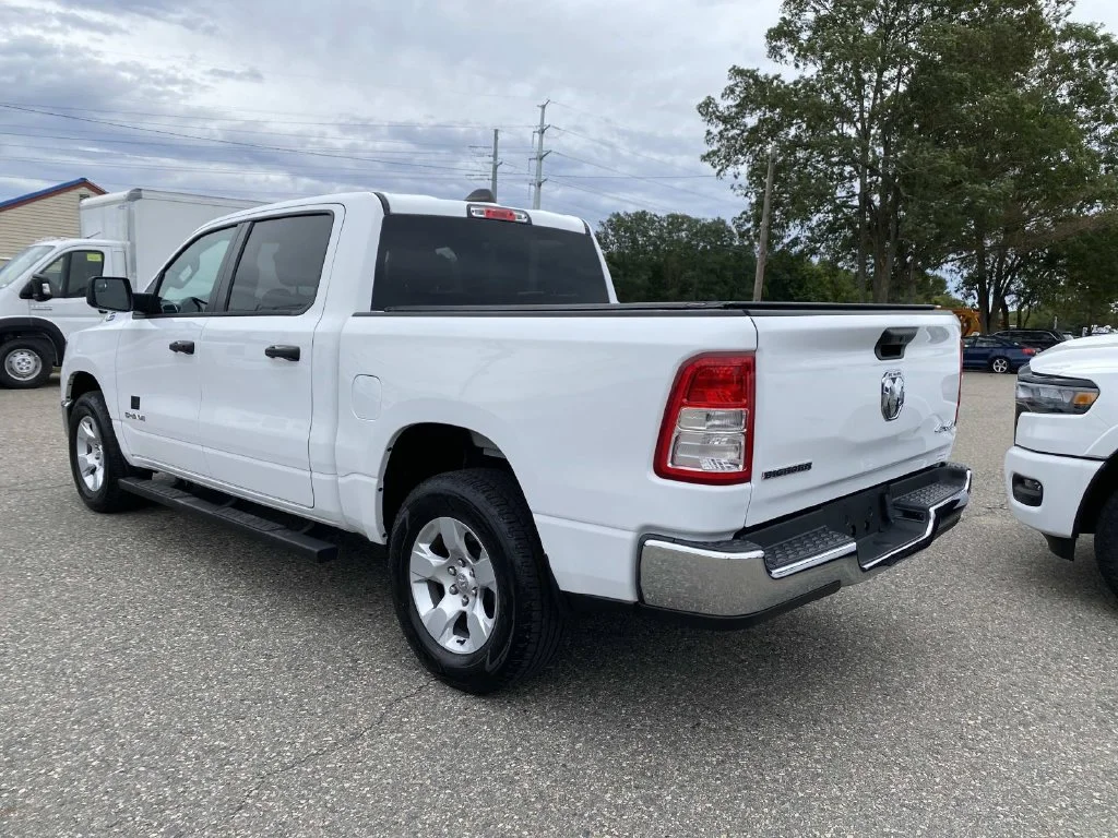 Certified Used 2023 White Ram Big Horn/Lone Star image 6