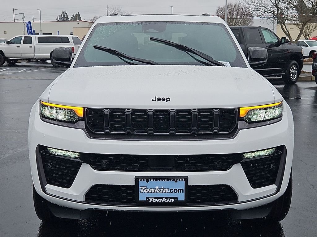New 2026 Bright White Clear-Coat Exterior Paint Jeep Limited Reserve image 9