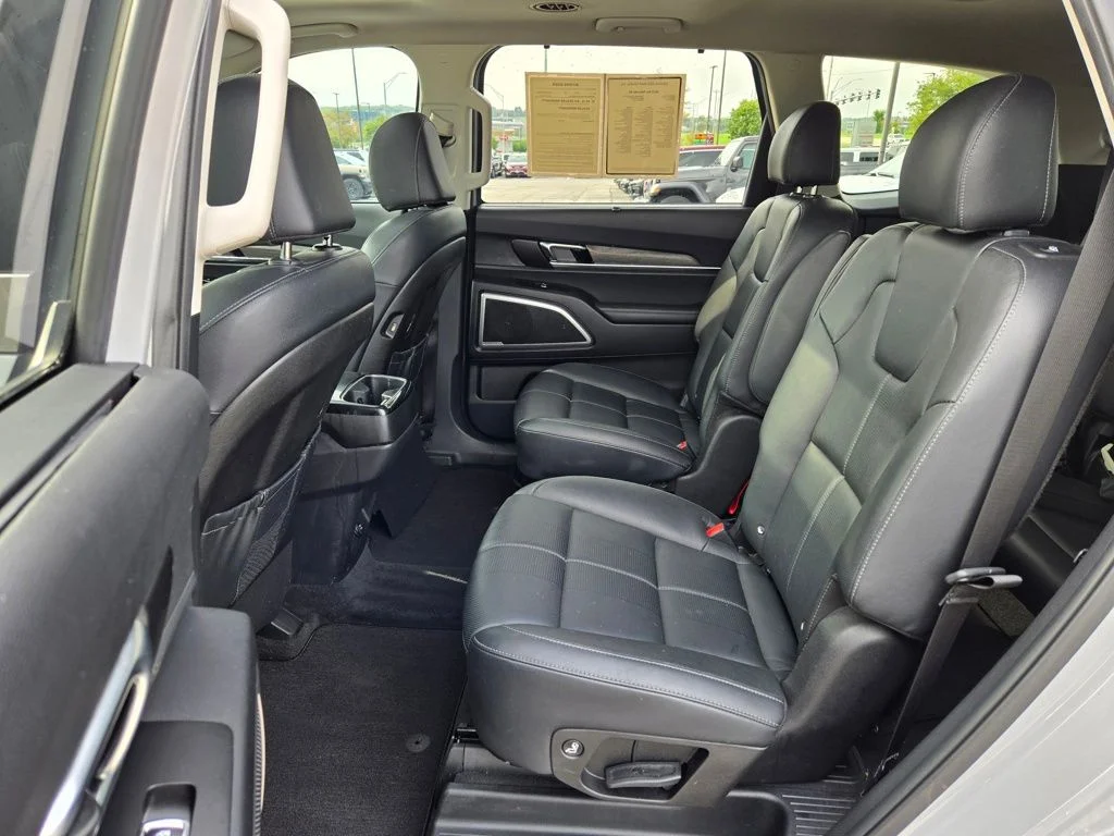 Used 2022 Gray Kia EX image 30