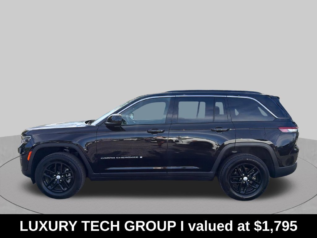 Used 2024 Black Jeep Laredo X image 2