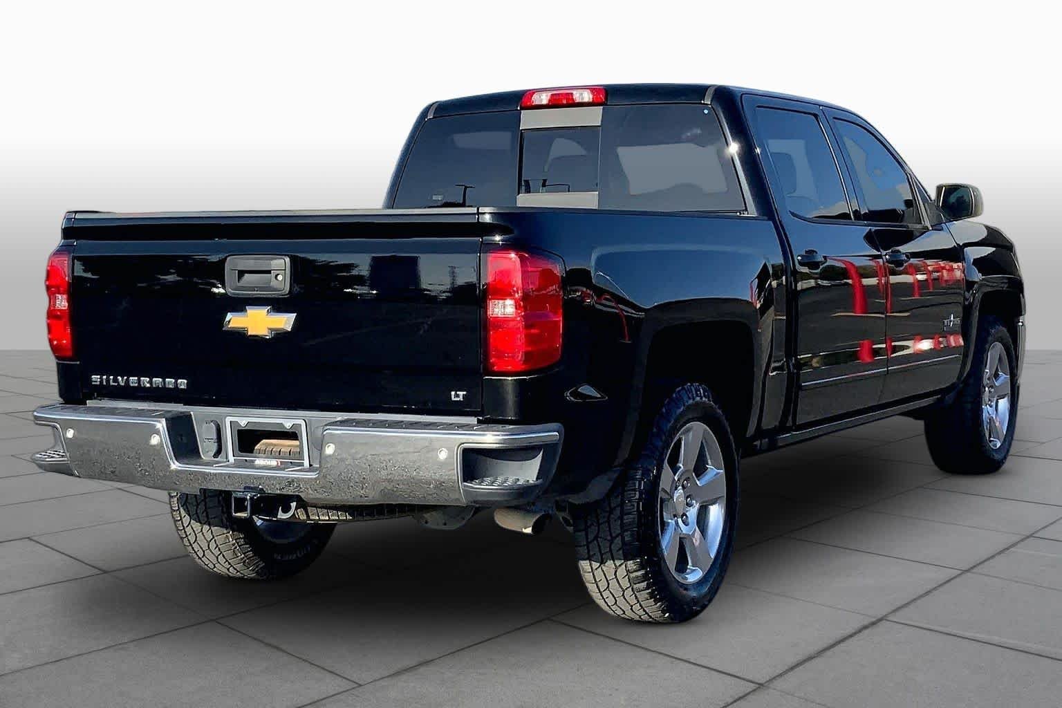 Used 2018 Black Chevrolet LT image 13