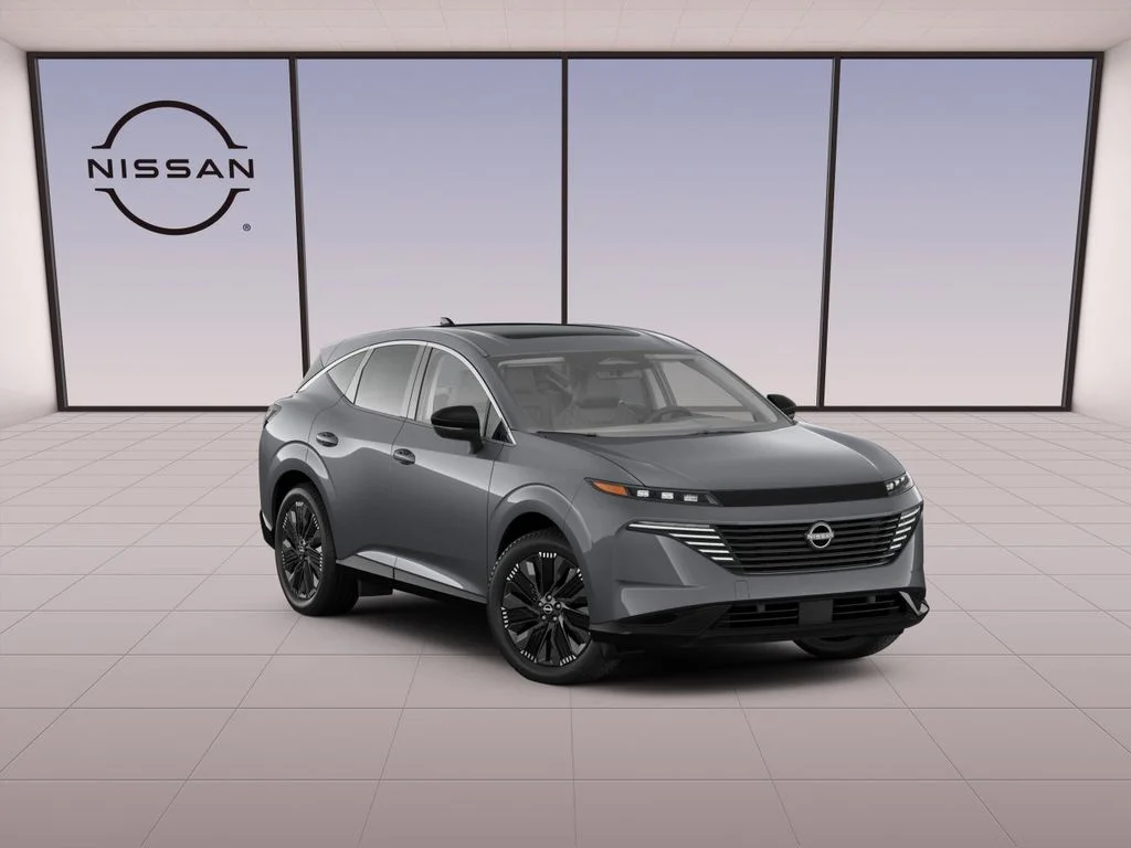New 2027 Gray Nissan Platinum image 3