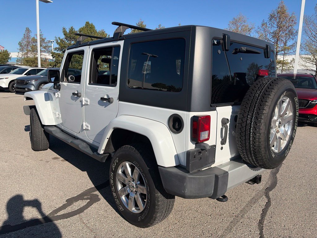 Used 2013 White Jeep Unlimited Sahara image 15