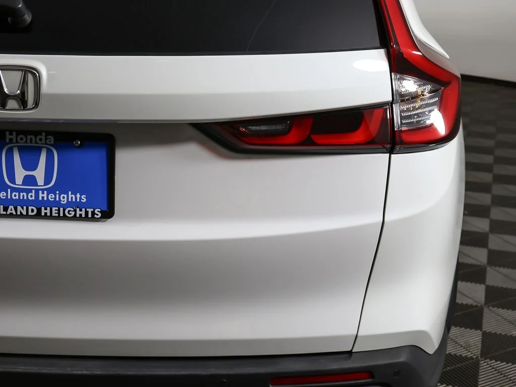 Used 2024 Platinum White Pearl Honda EX-L image 16