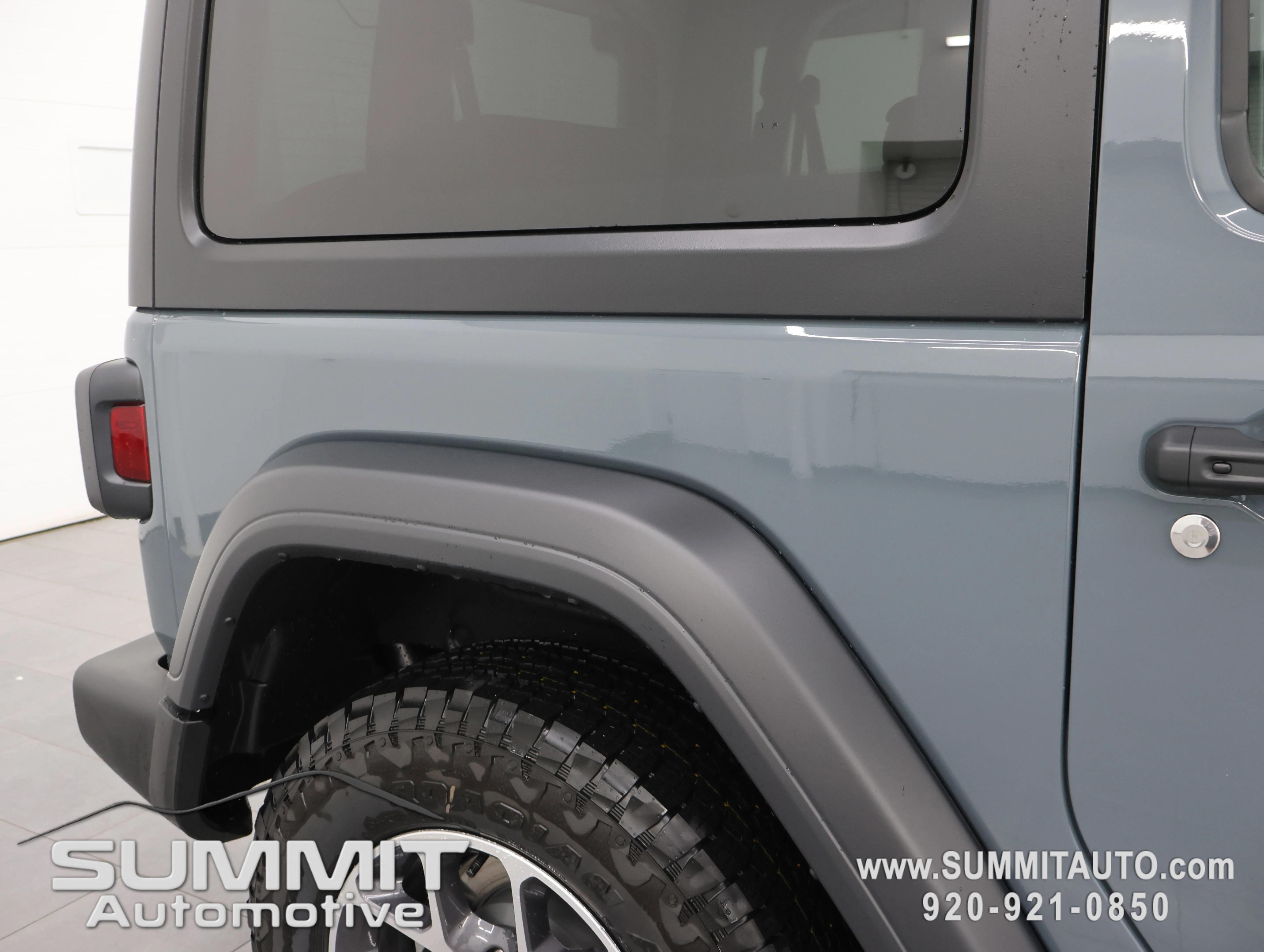 New 2026 Anvil Clear-Coat Exterior Paint Jeep Sport S image 24