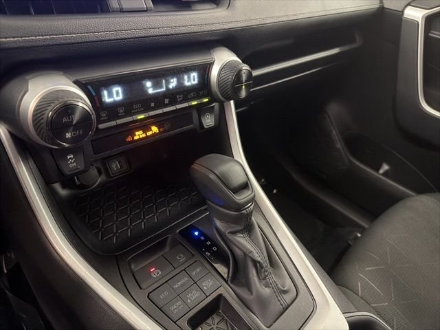 Used 2025 Ice Toyota XLE image 29