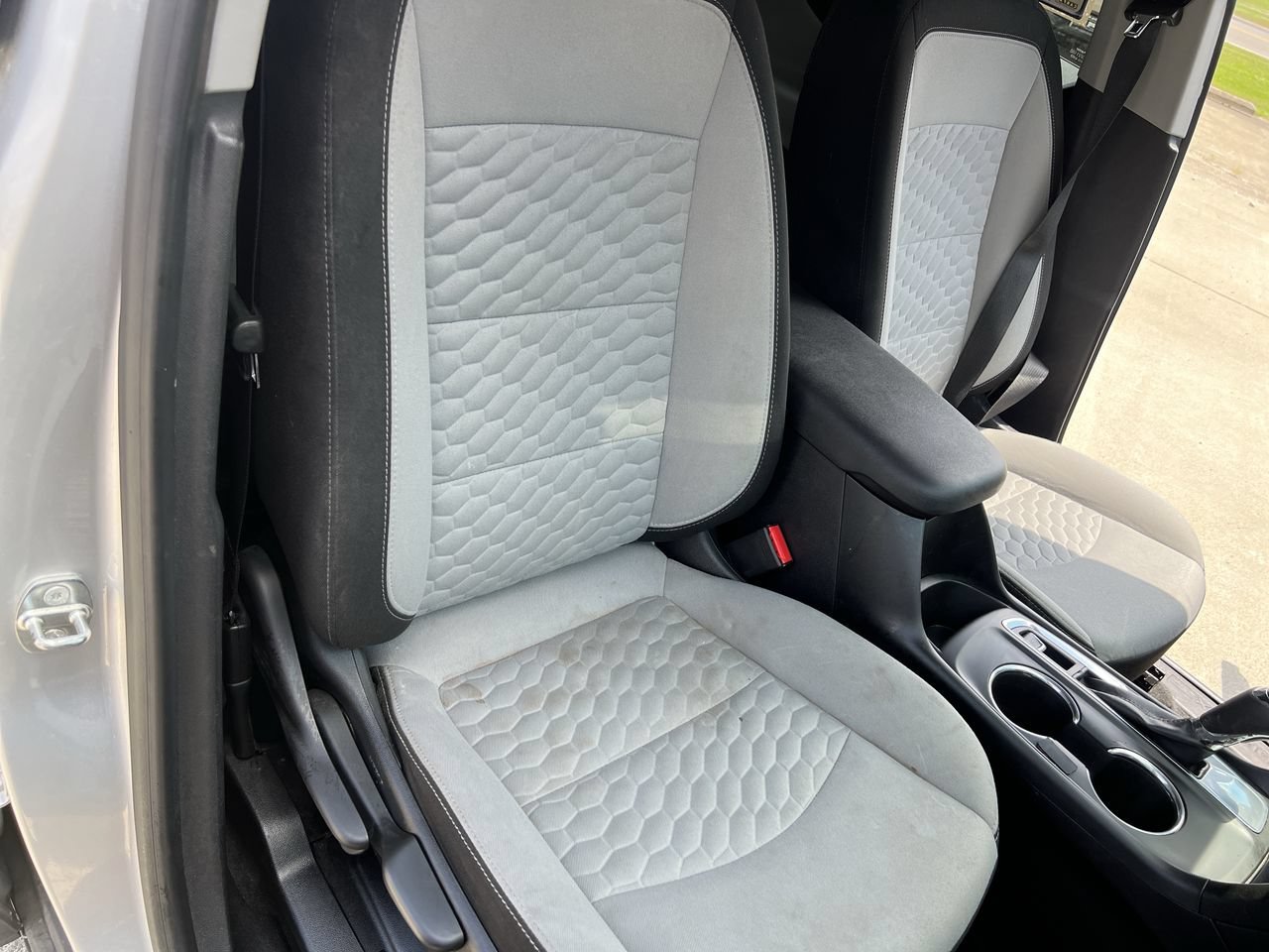 Used 2019 SILVER ICE METALLIC Chevrolet LT image 28