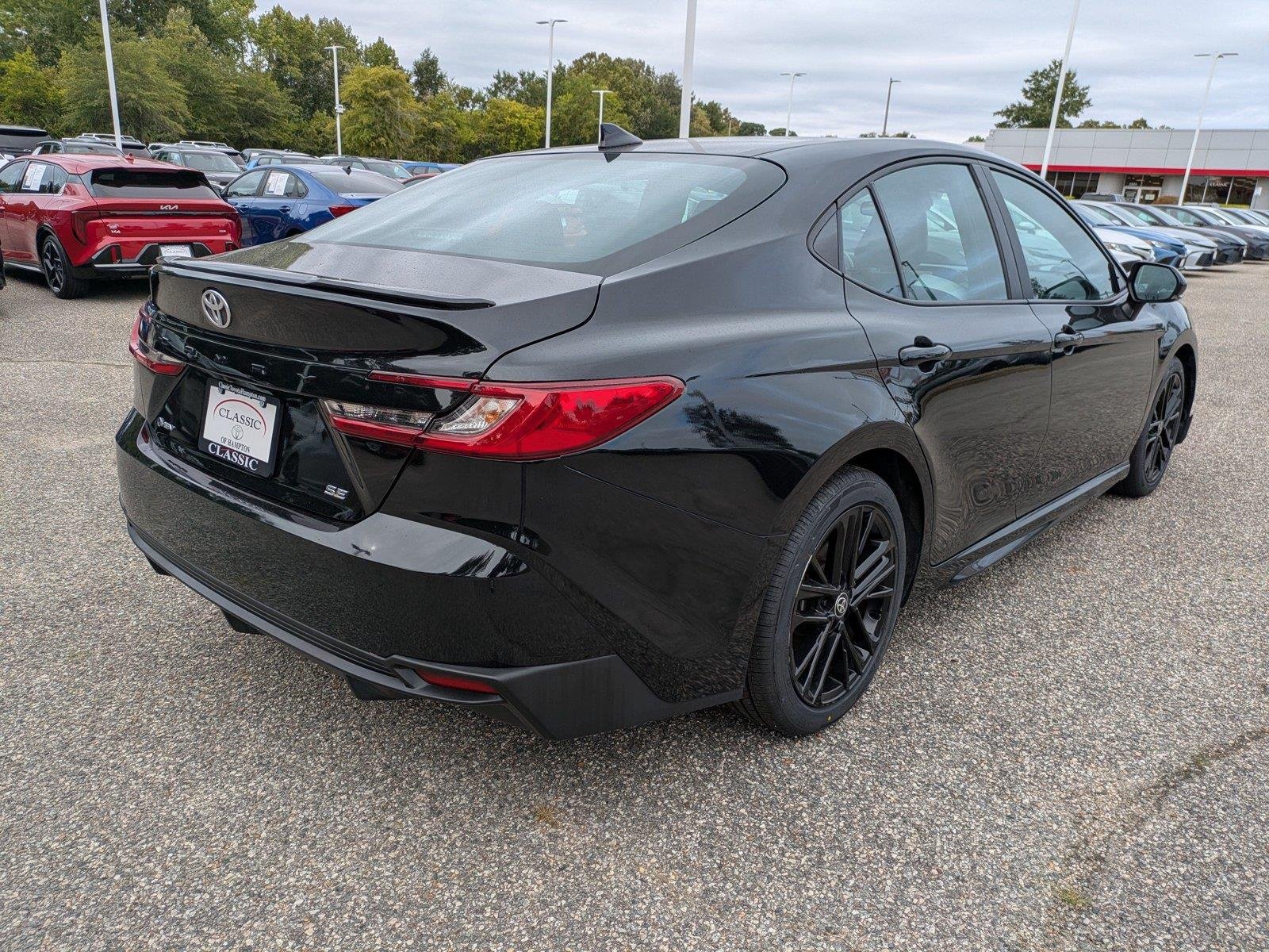 Certified Used 2025  Toyota SE image 4