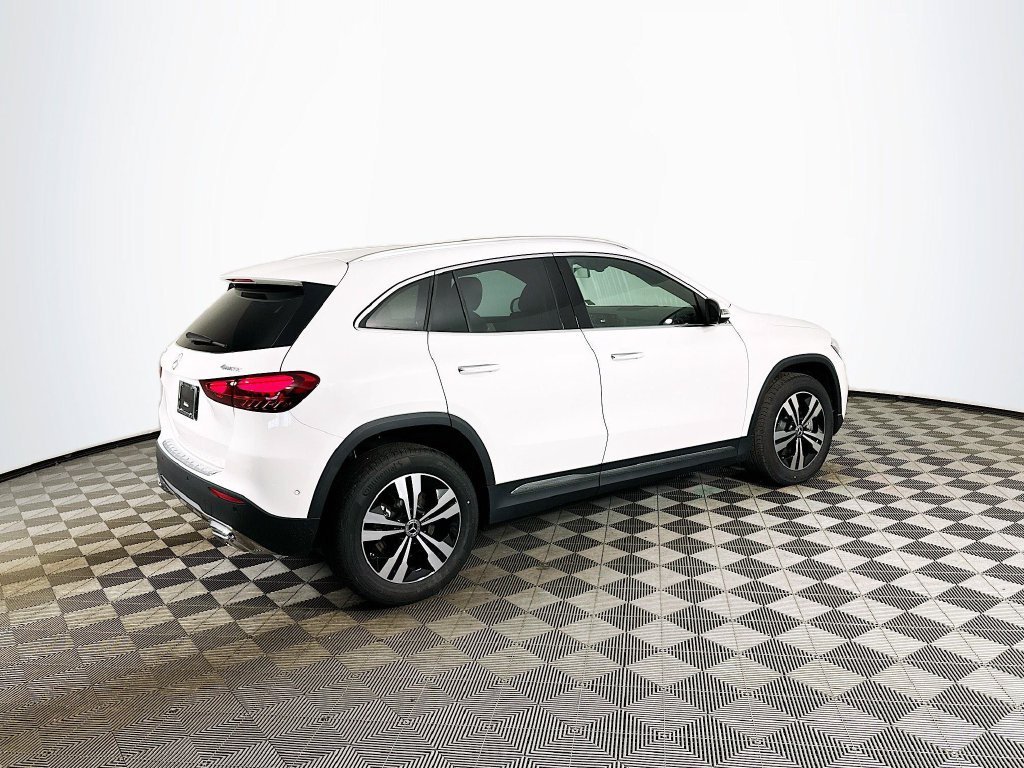 New 2026 Polar White Mercedes-Benz GLA 250 image 37