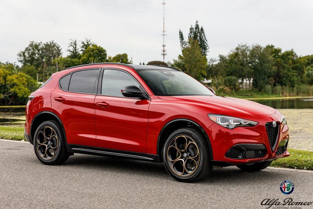 2025 Alfa Romeo Stelvio Intensa AWD's photo