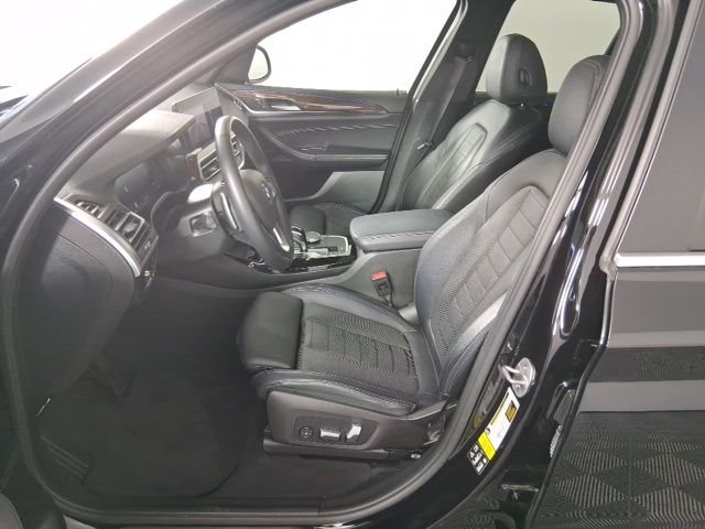 Used 2023 Black BMW xDrive30i image 9