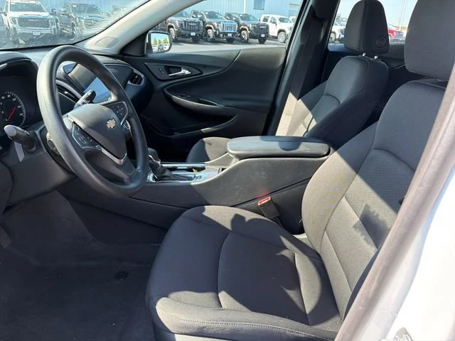 Used 2025 Summit White Chevrolet 1LT image 9
