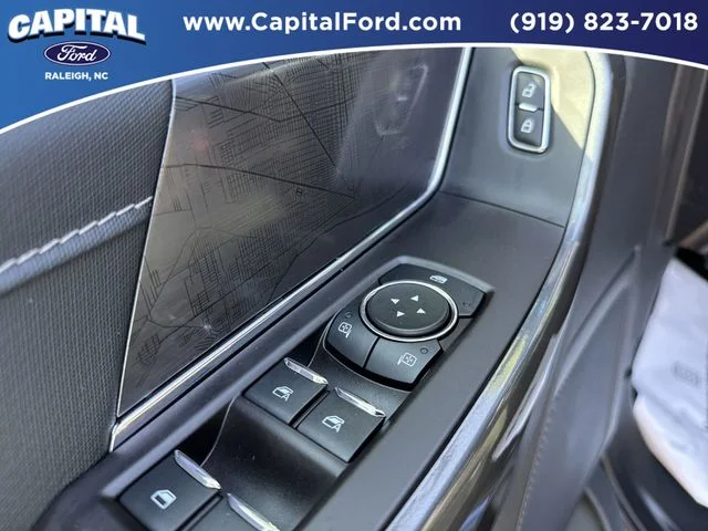 Used 2023 Blue Ford XLT image 21