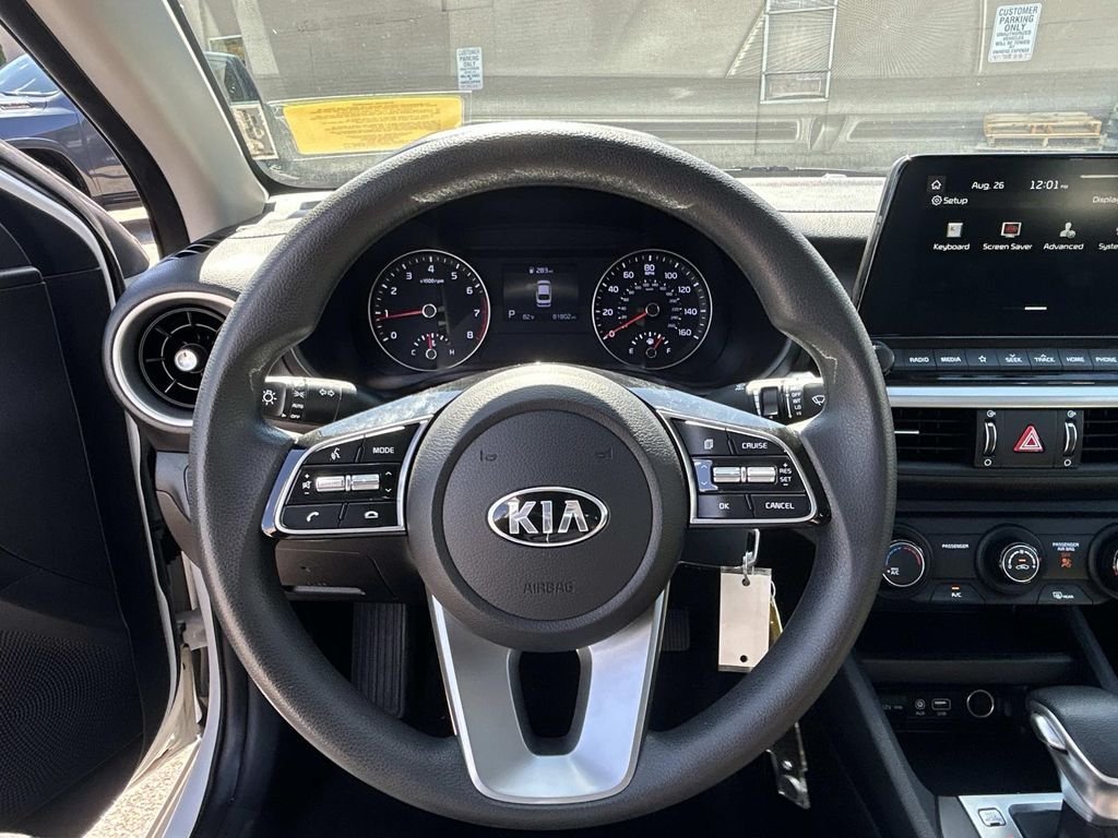 Used 2021 White Kia LXS image 17