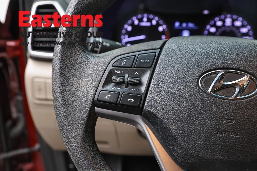 Used 2020 Red Hyundai SE image 14
