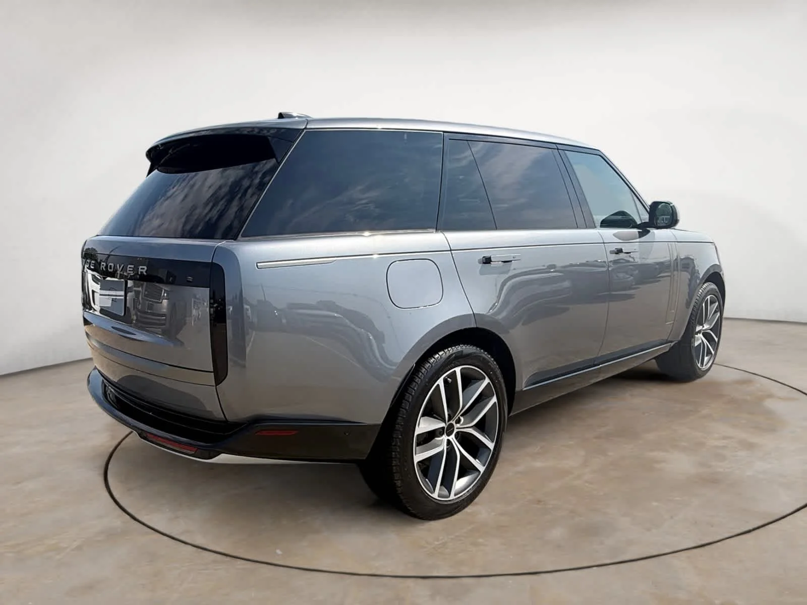 New 2026 Eiger Grey Land Rover P530 LWB 7 Seat image 5