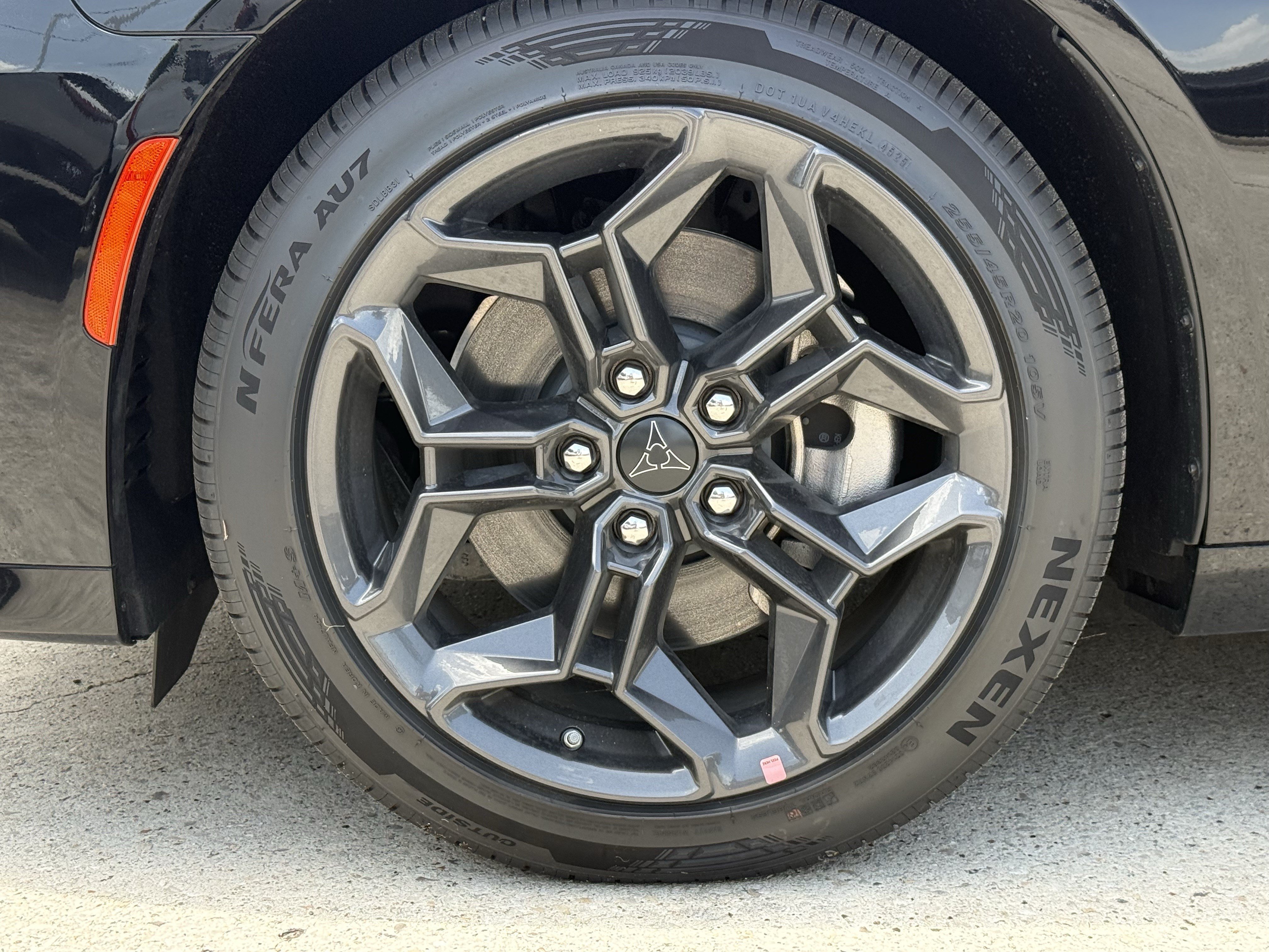 New 2026 Diamond Black Crystal Pearlcoat Dodge R/T image 8