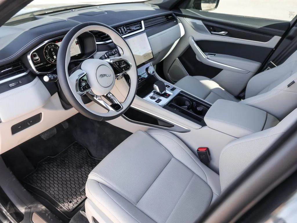 2026 Jaguar F-Pace R-Dynamic S - Photo 17