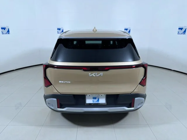 New 2027 TERRAIN BROWN Kia LX image 4