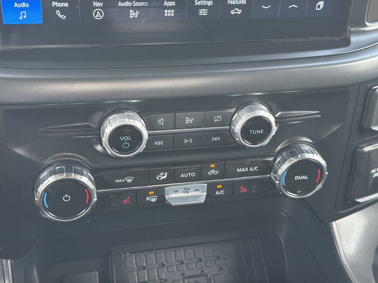 Used 2024 Silver Metallic Ford XLT image 22