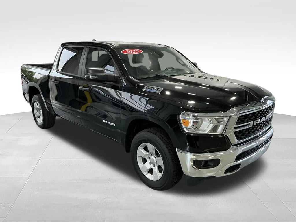 2023 RAM 1500 Big Horn/Lone Star 4x4 Crew Cab 5'7's photo
