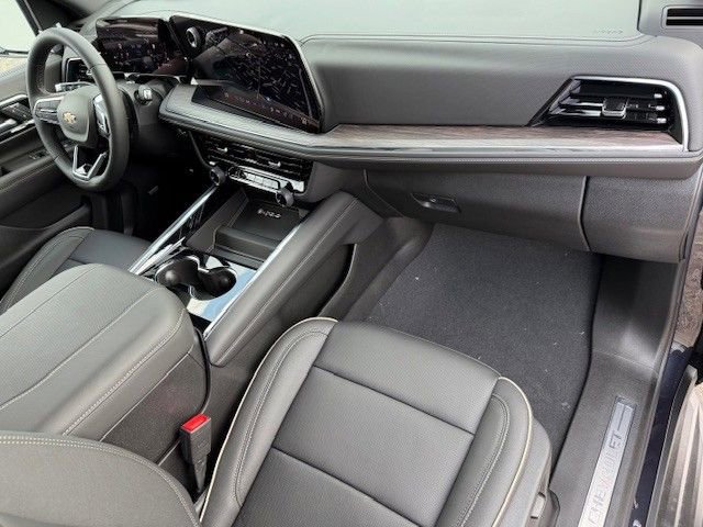 2025 Chevrolet Suburban Premier - Photo 18