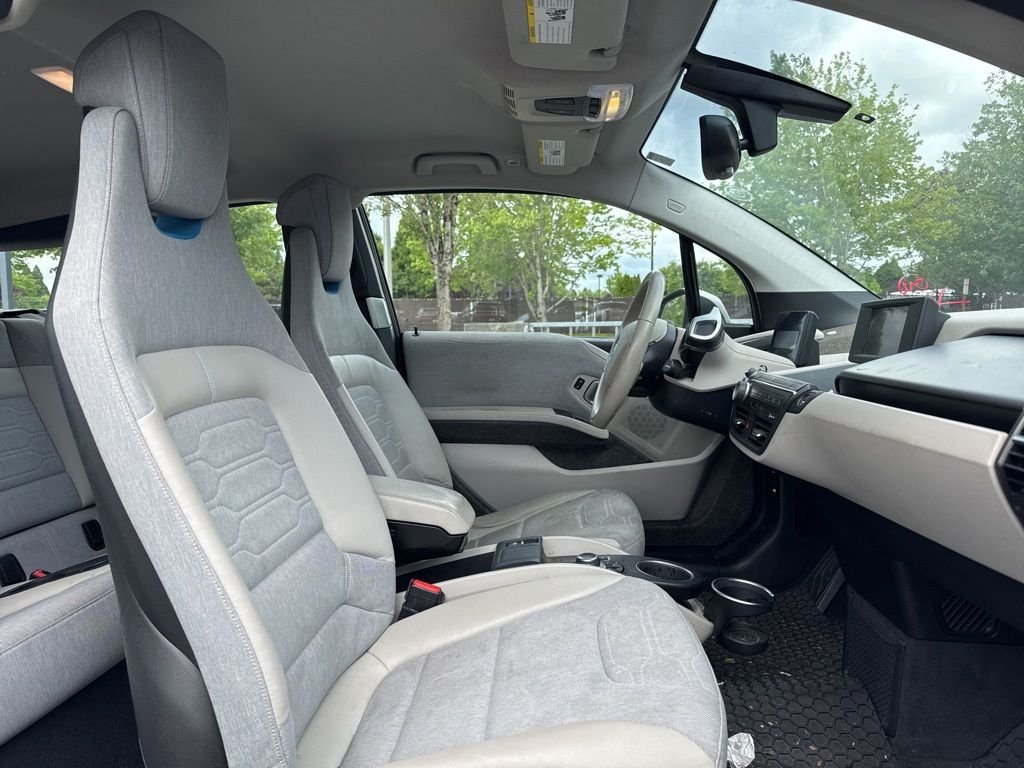 Used 2014 Capparis White w/BMW i Frozen Blue Accent BMW with Range Extender image 22