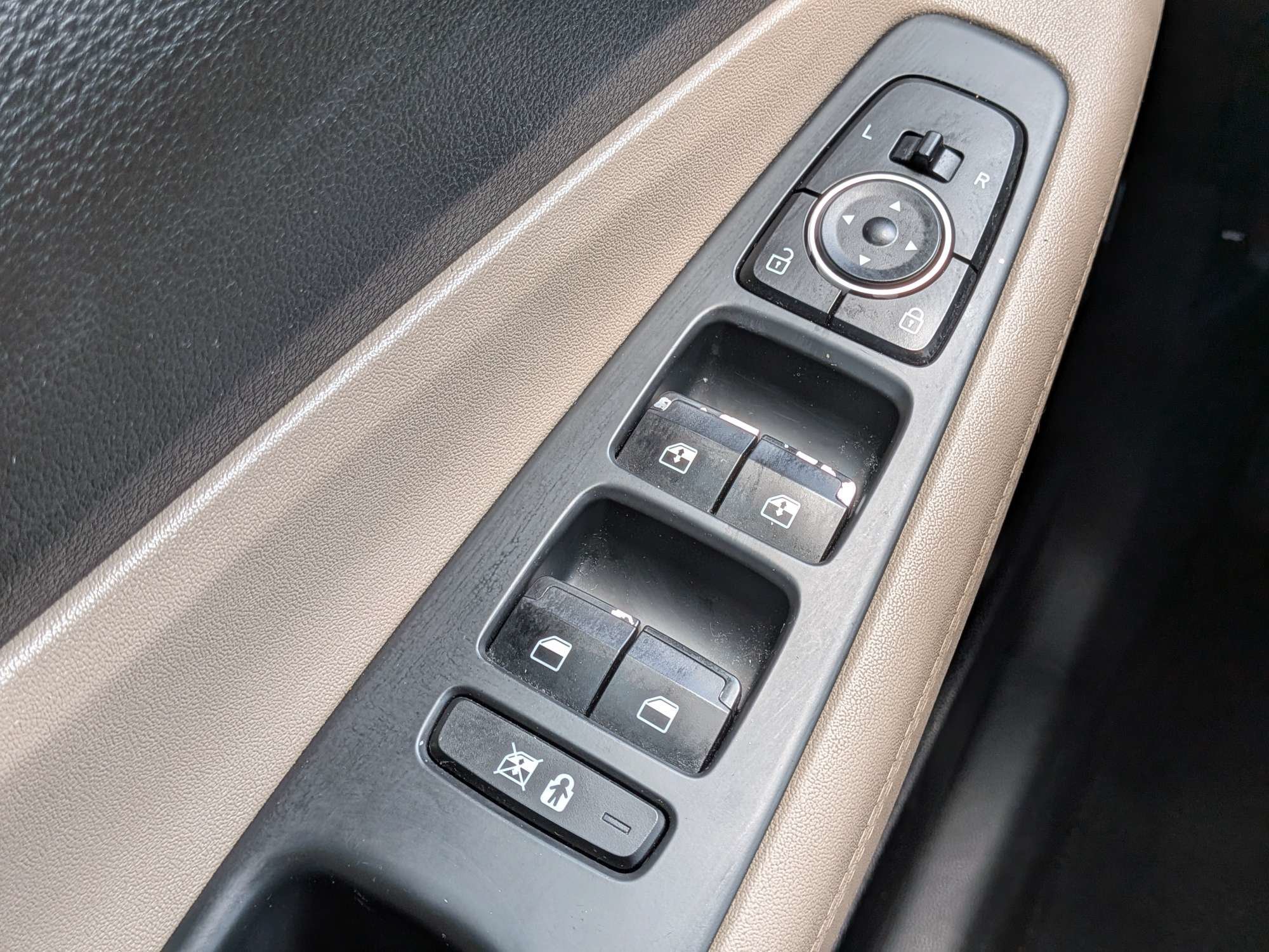 Used 2019 Earthy Bronze Hyundai SEL Plus image 29