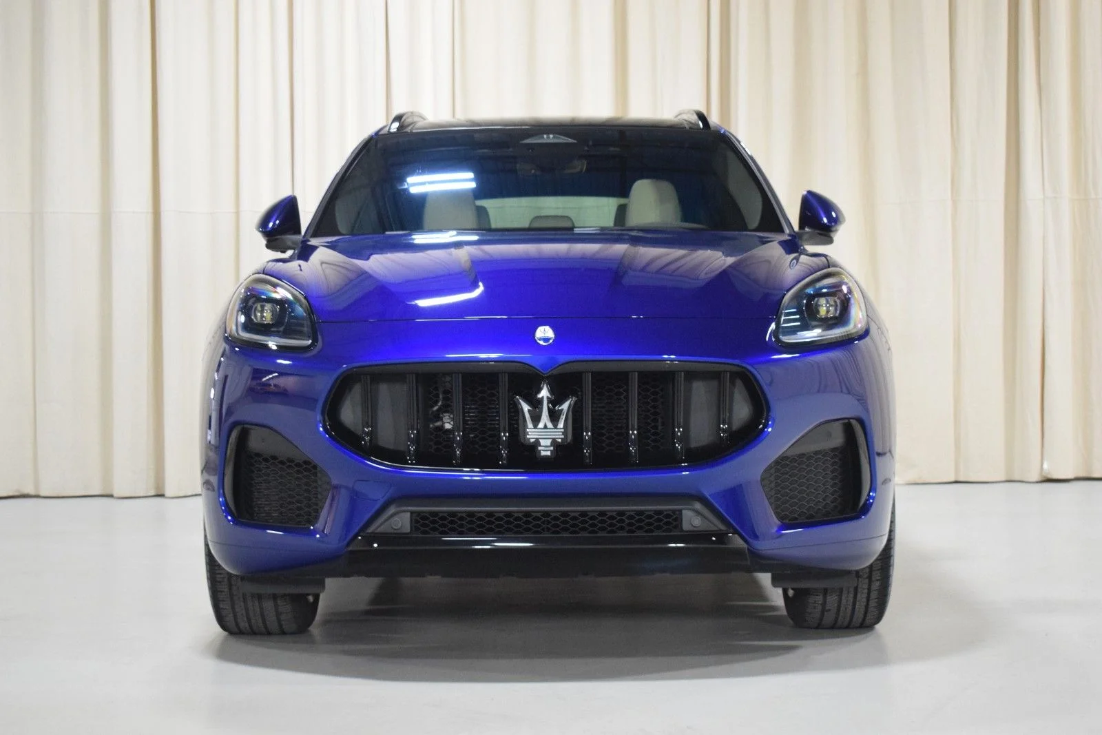 Certified Used 2023 Blue Maserati  image 9