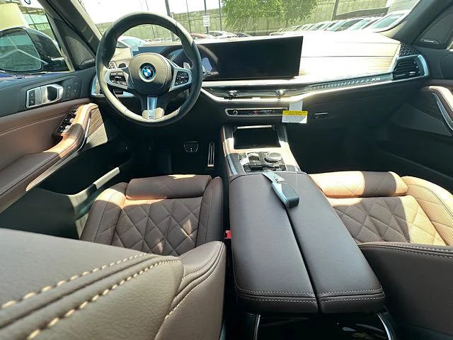 New 2026 Dravit Grey Metallic BMW xDrive50e image 6