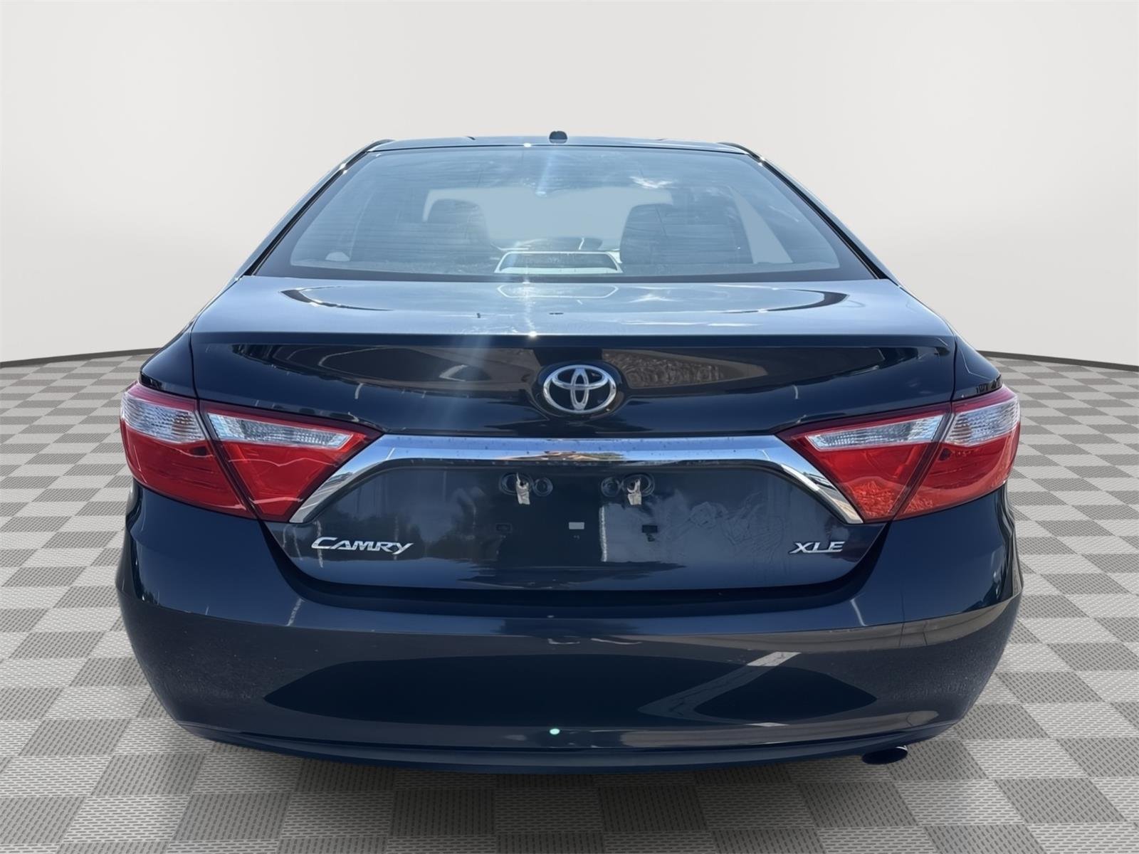 Used 2015 Cosmic Gray Mica Toyota XLE image 7