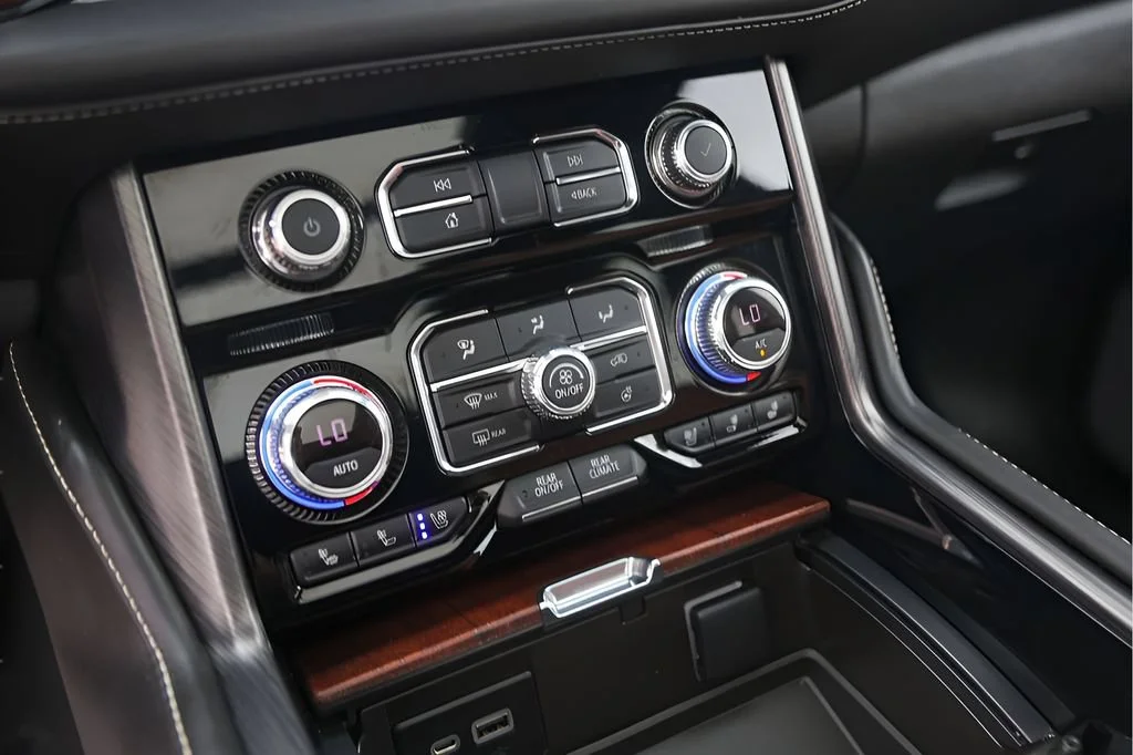 Used 2023 Sterling Metallic GMC Denali Ultimate image 21