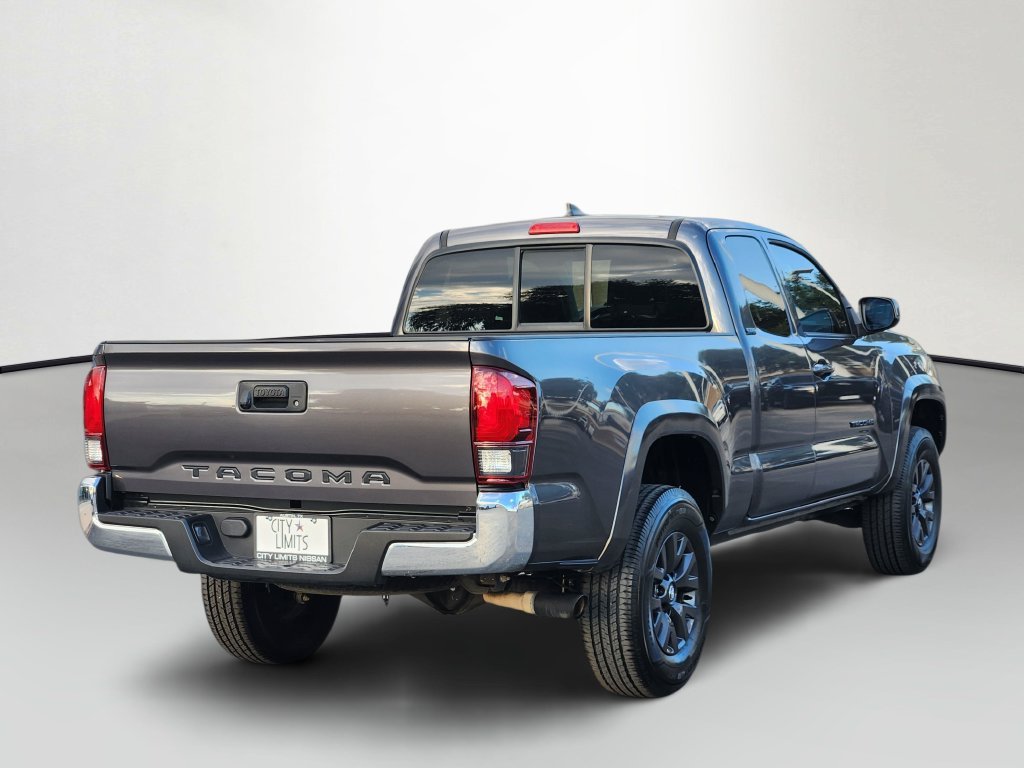 Used 2022 Gray Toyota SR5 image 7