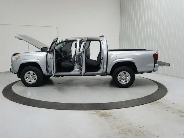 Used 2022 Silver Toyota SR image 12